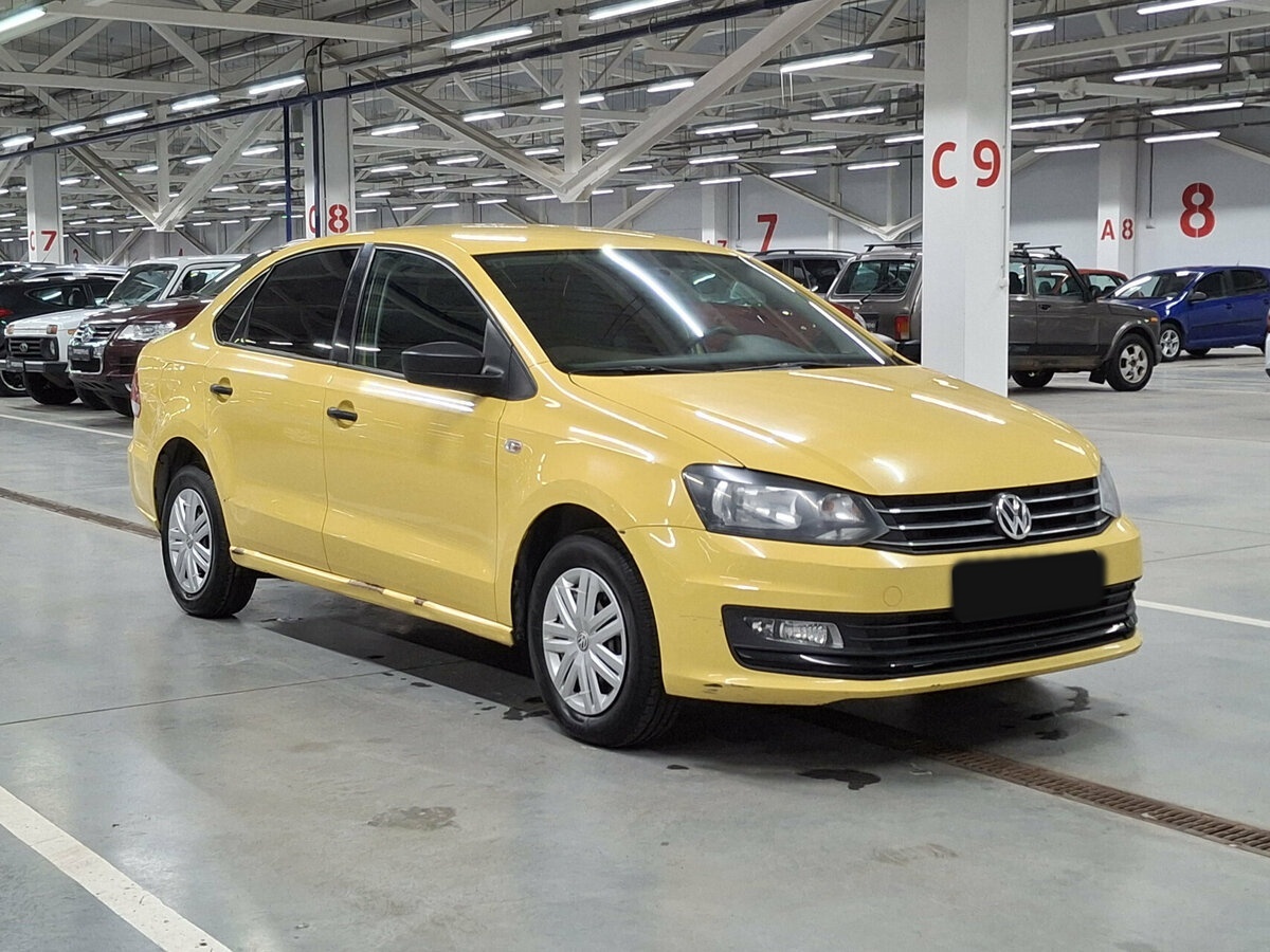 Б/У Фольксваген Поло 2017 года. Фото: #2