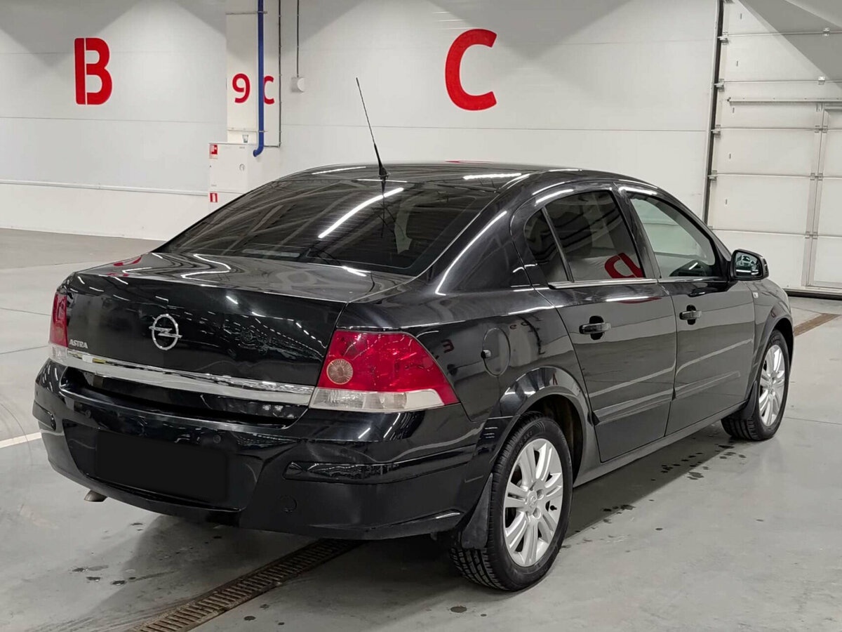 Б/У Опель Астра 2012 года. Фото: #4