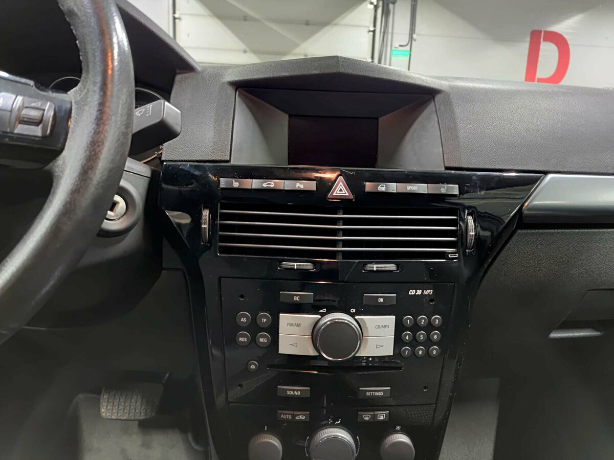 Б/У Опель Астра 2012 года. Фото: #14