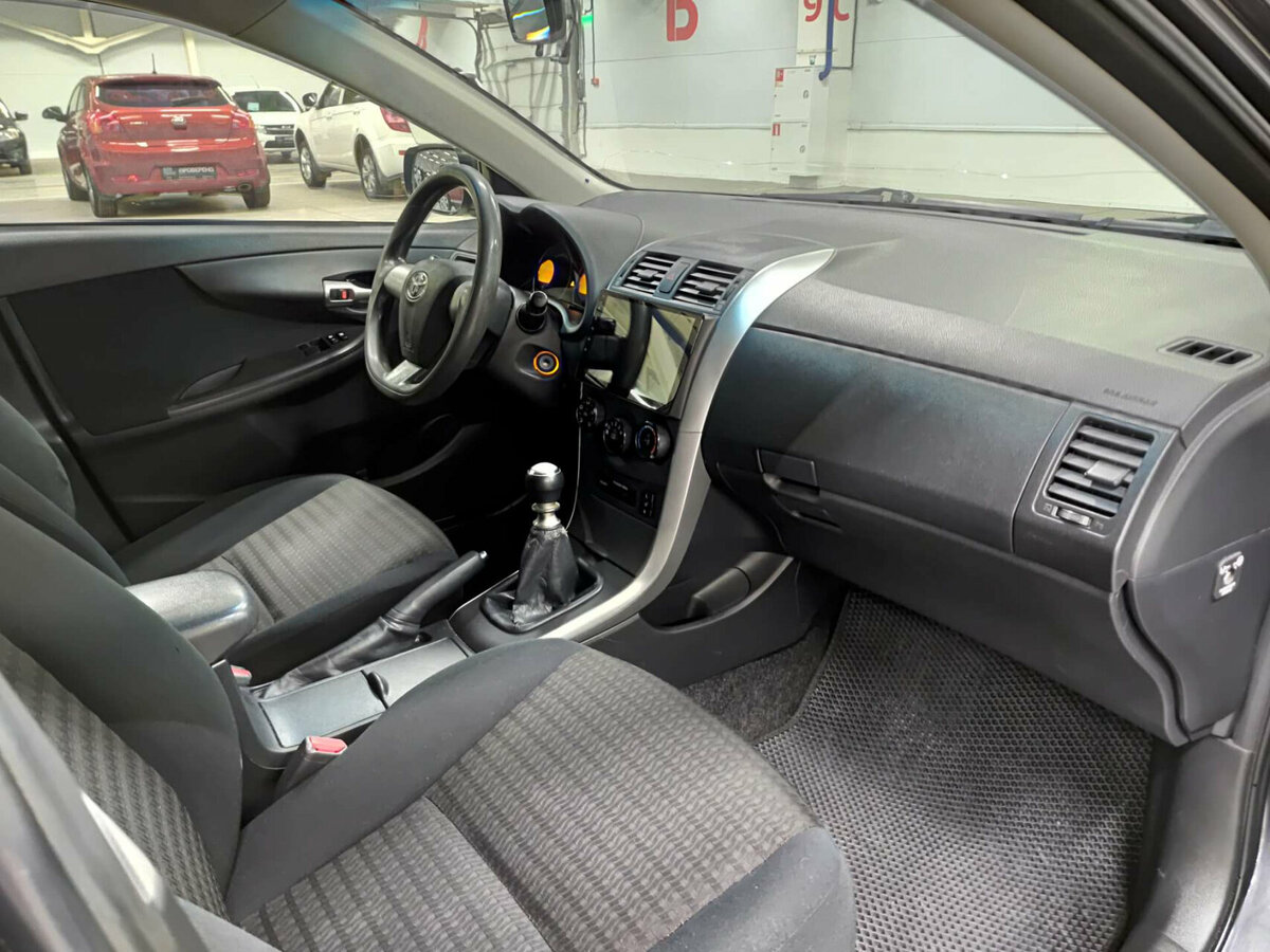 Б/У Тойота Королла 2012 года. Фото: #10