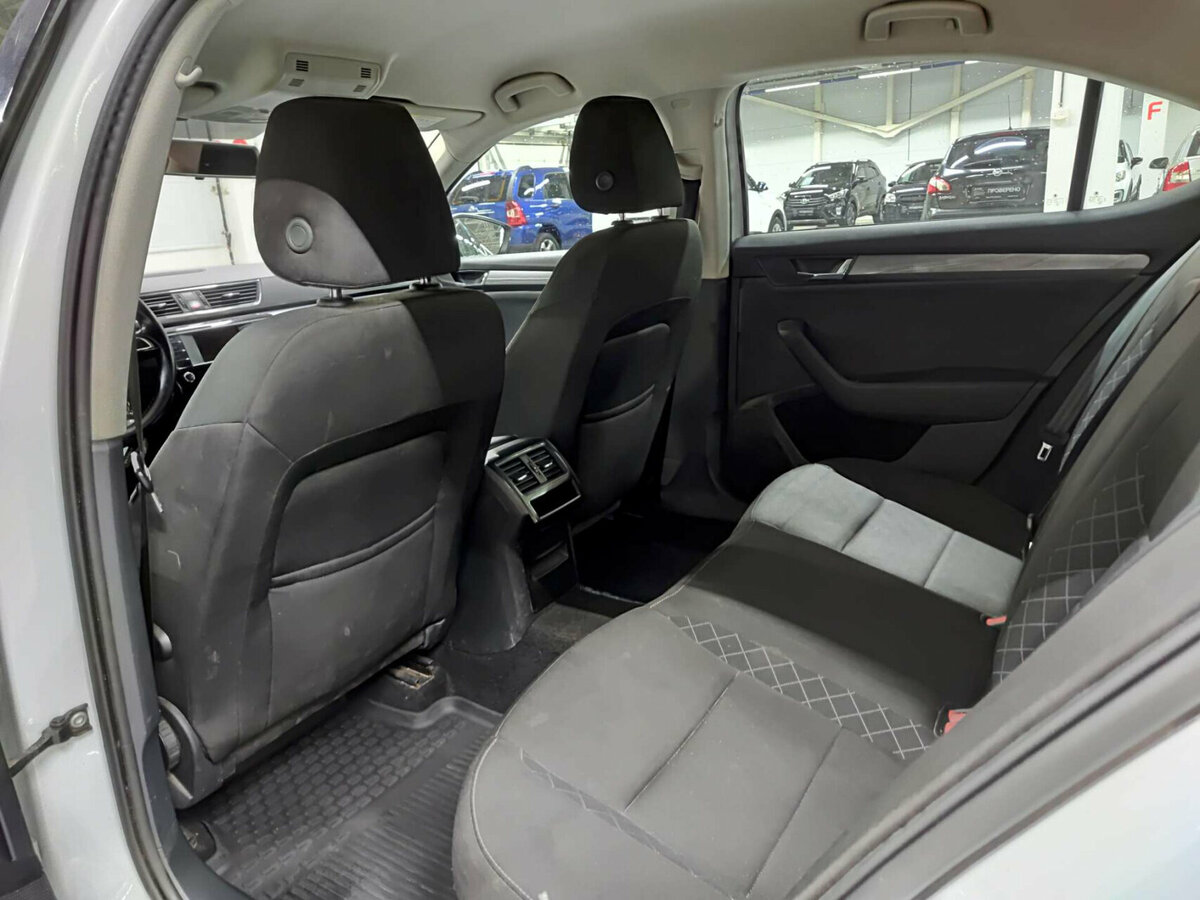 Б/У Шкода Суперб 2016 года. Фото: #11