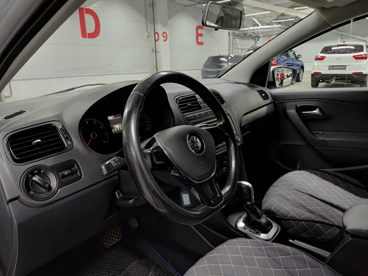 Б/У Фольксваген Поло 2015 года. Фото: #15